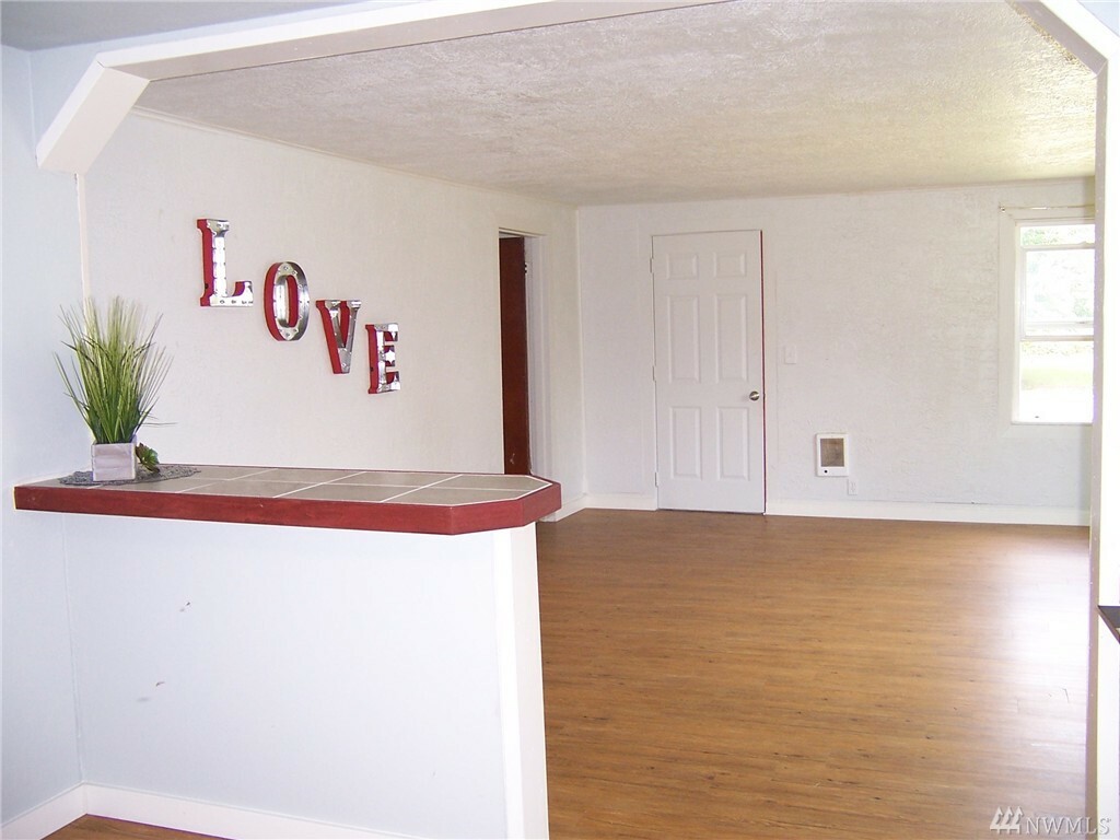 Property Photo:  1231 W Birch St  WA 98584 
