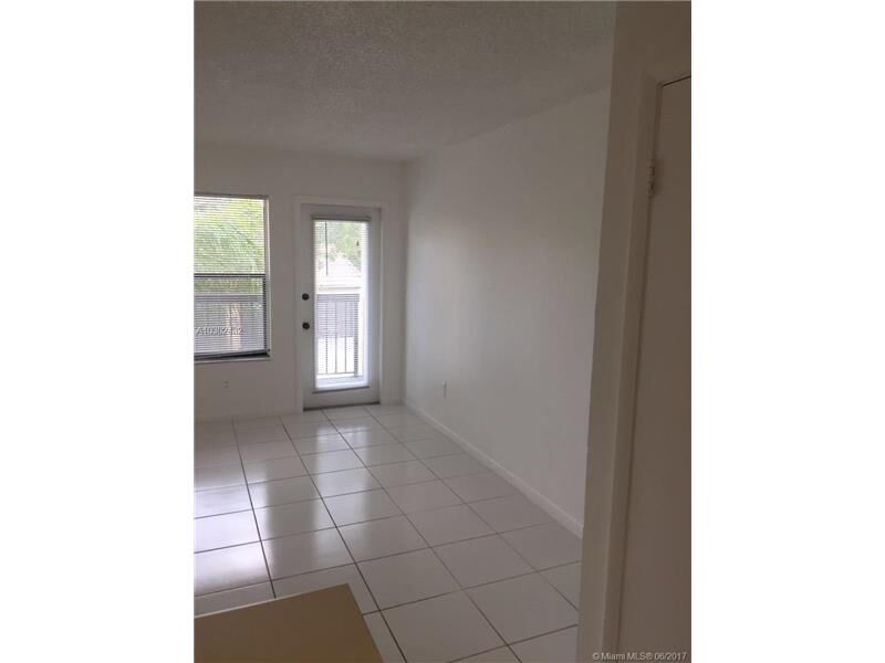 Property Photo: 11632 NW 87 Th Ln 11632 FL 33178