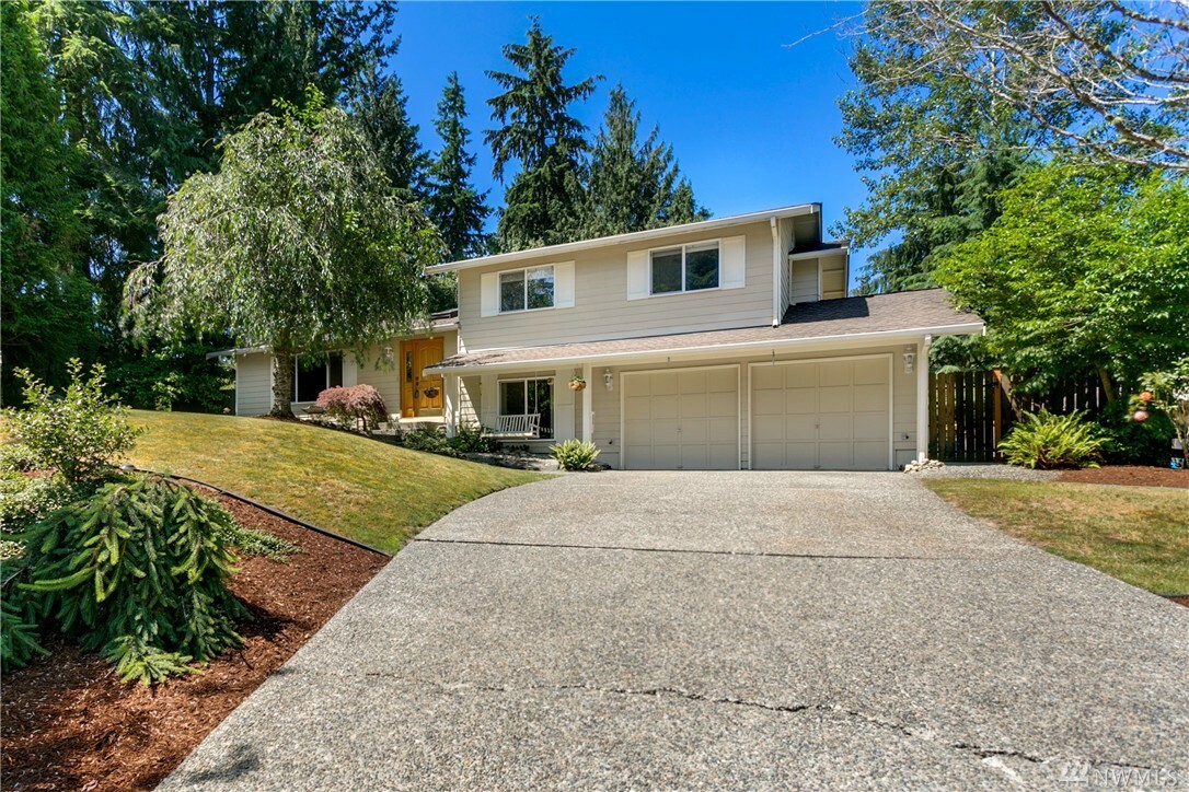 Property Photo:  10414 9th Dr SE  WA 98208 