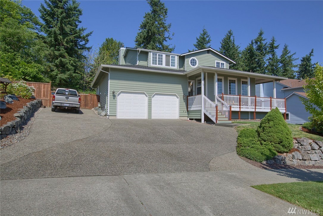 Property Photo:  2526 18th St SE  WA 98374 