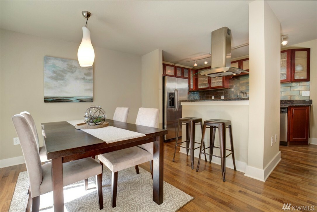 Property Photo: 11054 NE 33rd Place B4 WA 98004