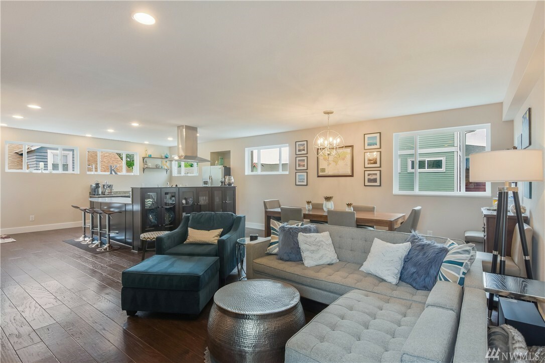 Property Photo:  8304 Seward Park Ave S  WA 98118 