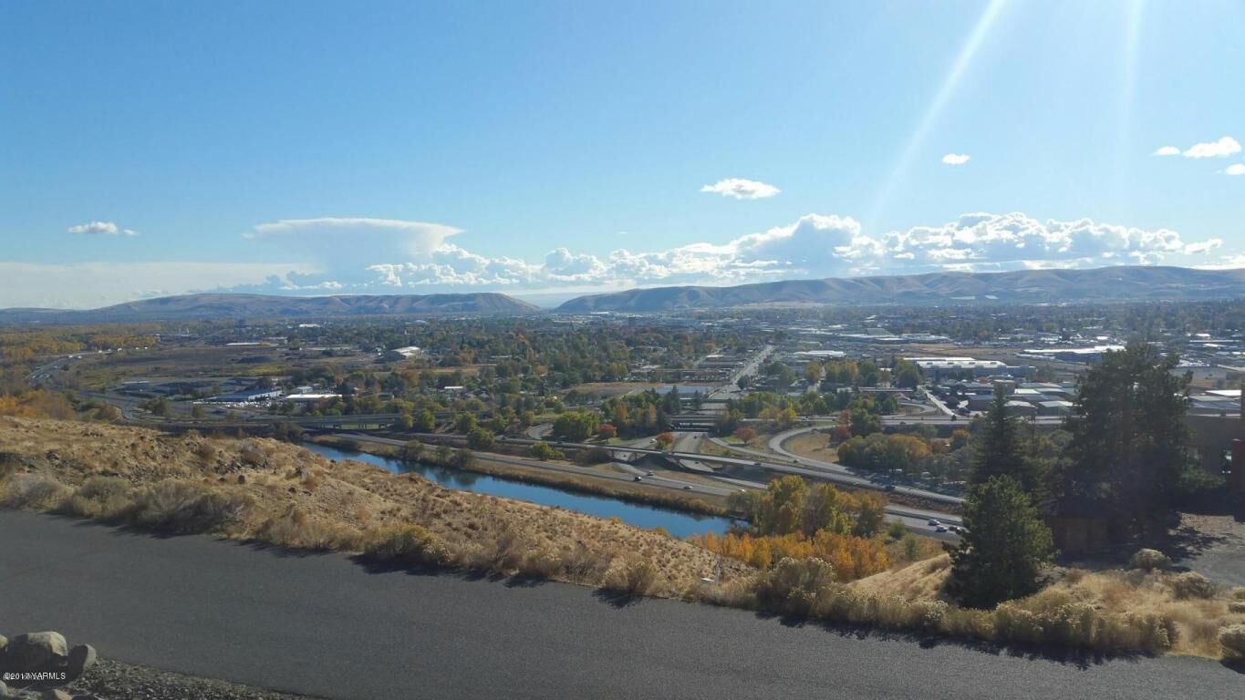 Property Photo: 41 Hailey Pl Lot#2 WA 98901