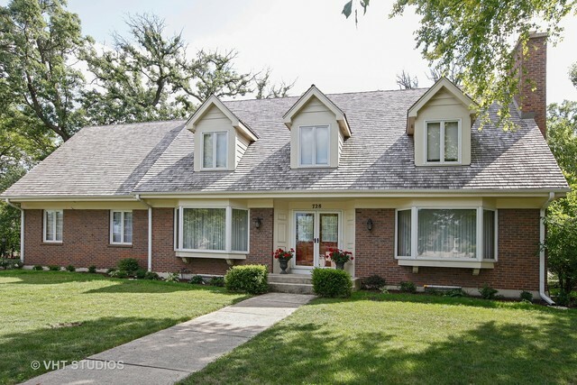 Property Photo:  728 Forest Glen Lane  IL 60523 