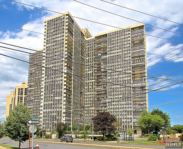 Property Photo:  300 Winston Drive 906  NJ 07010 