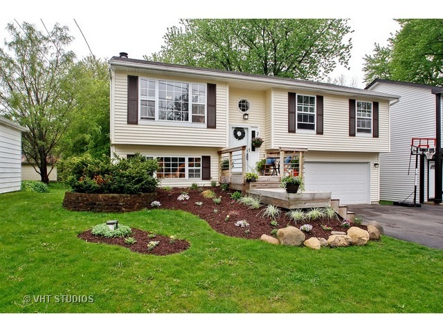 Property Photo: 119 Morningside Drive IL 60051