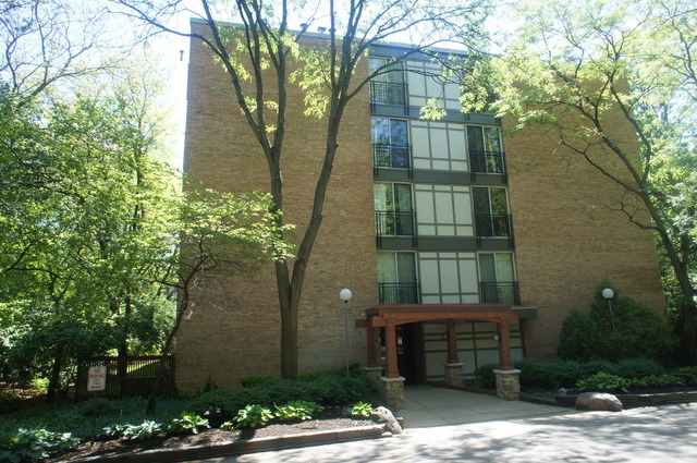 Property Photo: 5800 Oakwood Drive 2M IL 60532