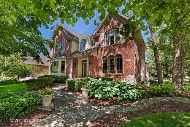 Property Photo: 752 Julian Street IL 60540