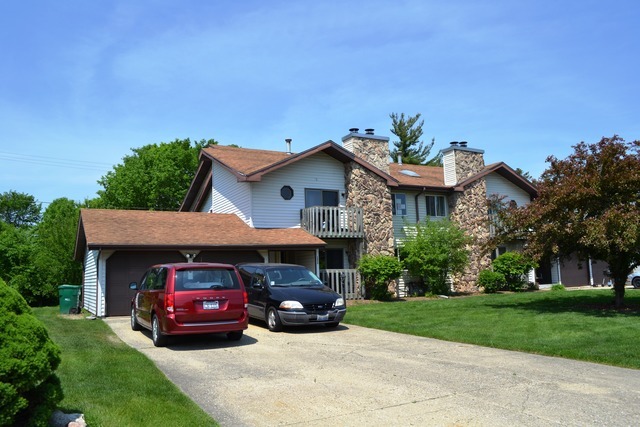 Property Photo:  1549 Stonehenge Drive 1549  IL 60178 