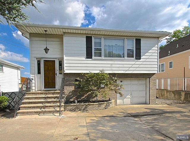 Property Photo:  6 13th Avenue  NJ 07407 