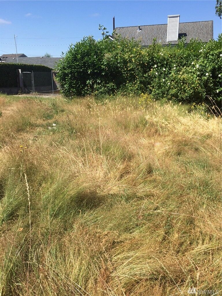 Property Photo:  9829 44th Ave SW  WA 98136 