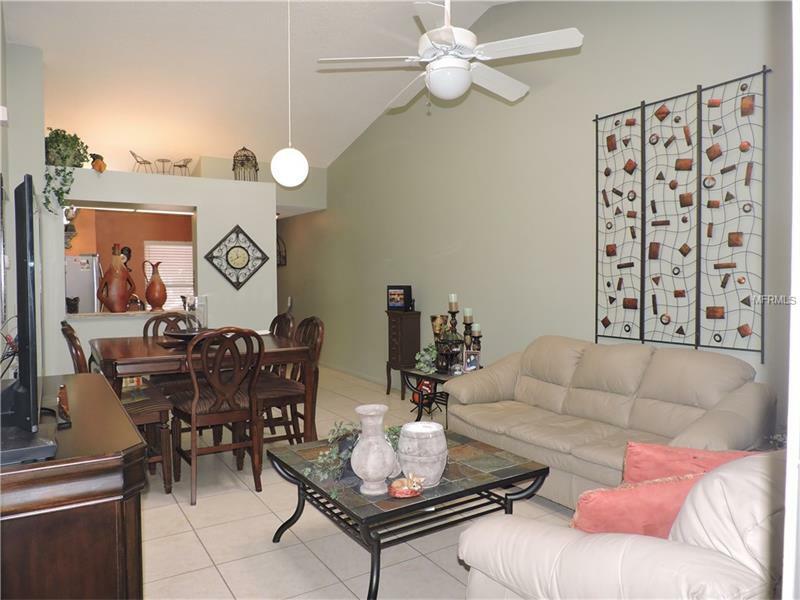 Property Photo:  2912 S Semoran Boulevard 4  FL 32822 