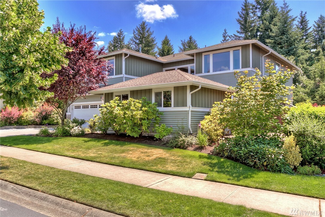 Property Photo: 6793 Montevista Dr SE WA 98092