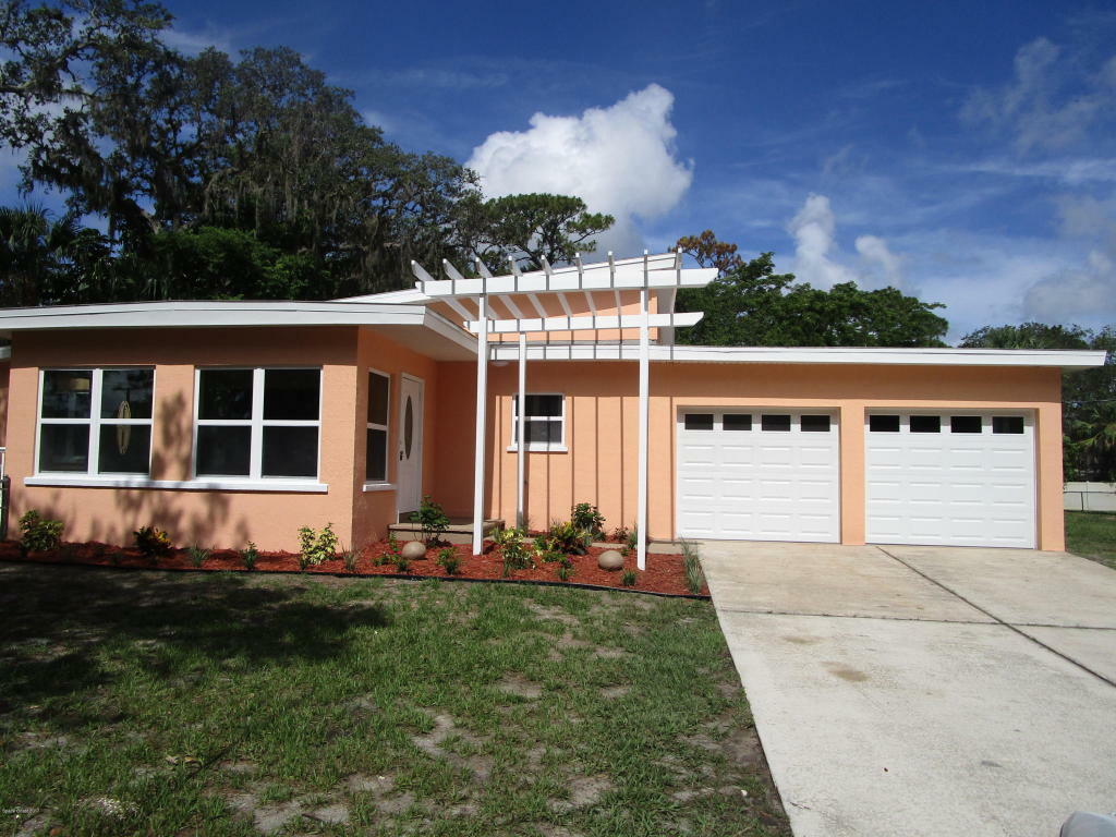 Property Photo:  306 Hillcrest Avenue  FL 32796 