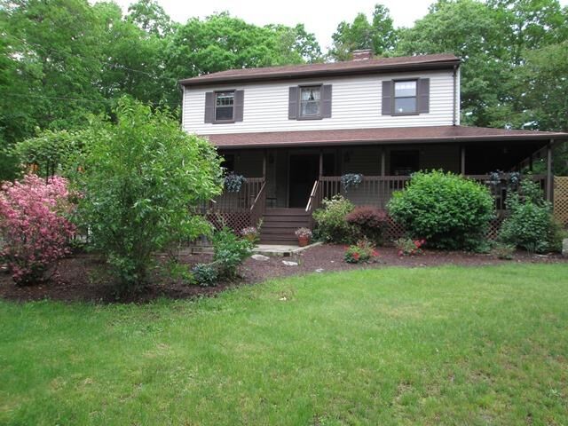 Property Photo:  