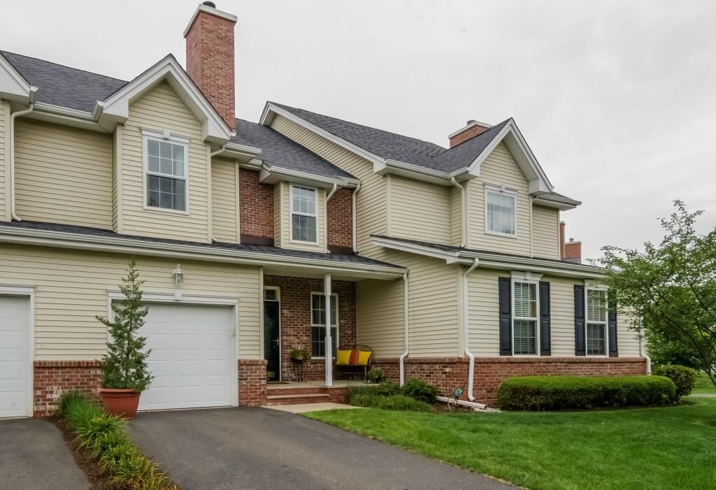 Property Photo:  12 Last Leaf Circle 12  CT 06095 