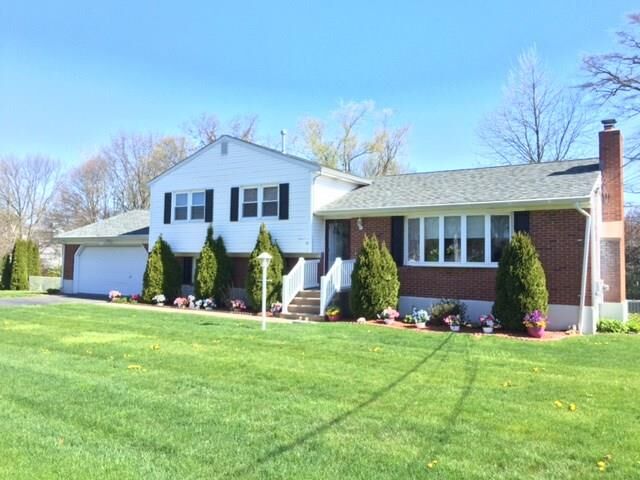 Property Photo:  21 Donna Lane  CT 06516 