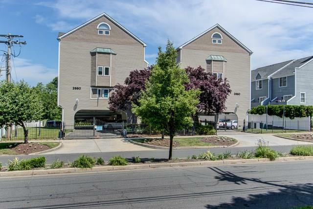 Property Photo:  2660 North Avenue 118  CT 06604 