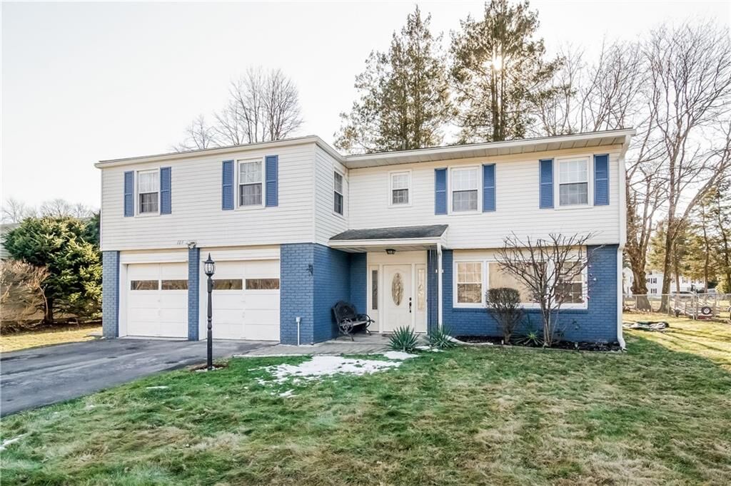 Property Photo:  189 Simsbury Road  CT 06117 