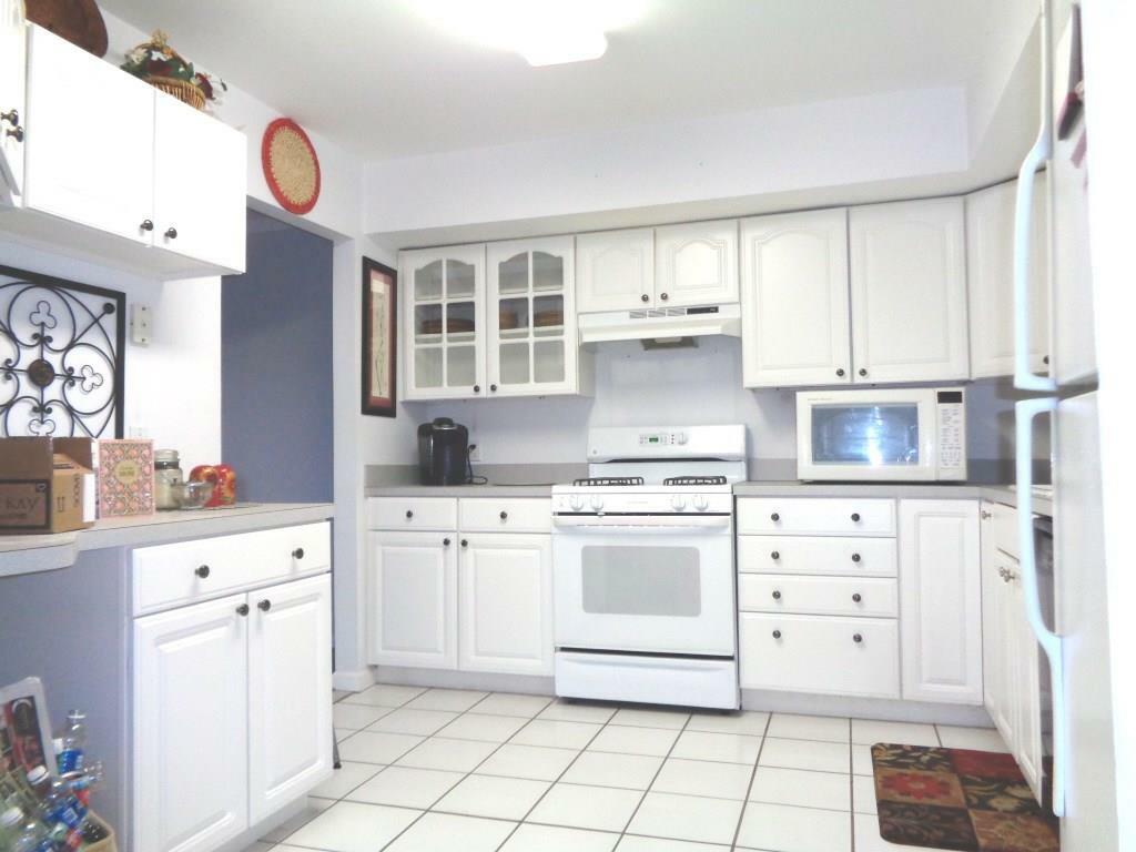 Property Photo: 71 Harbour Close CT 06519