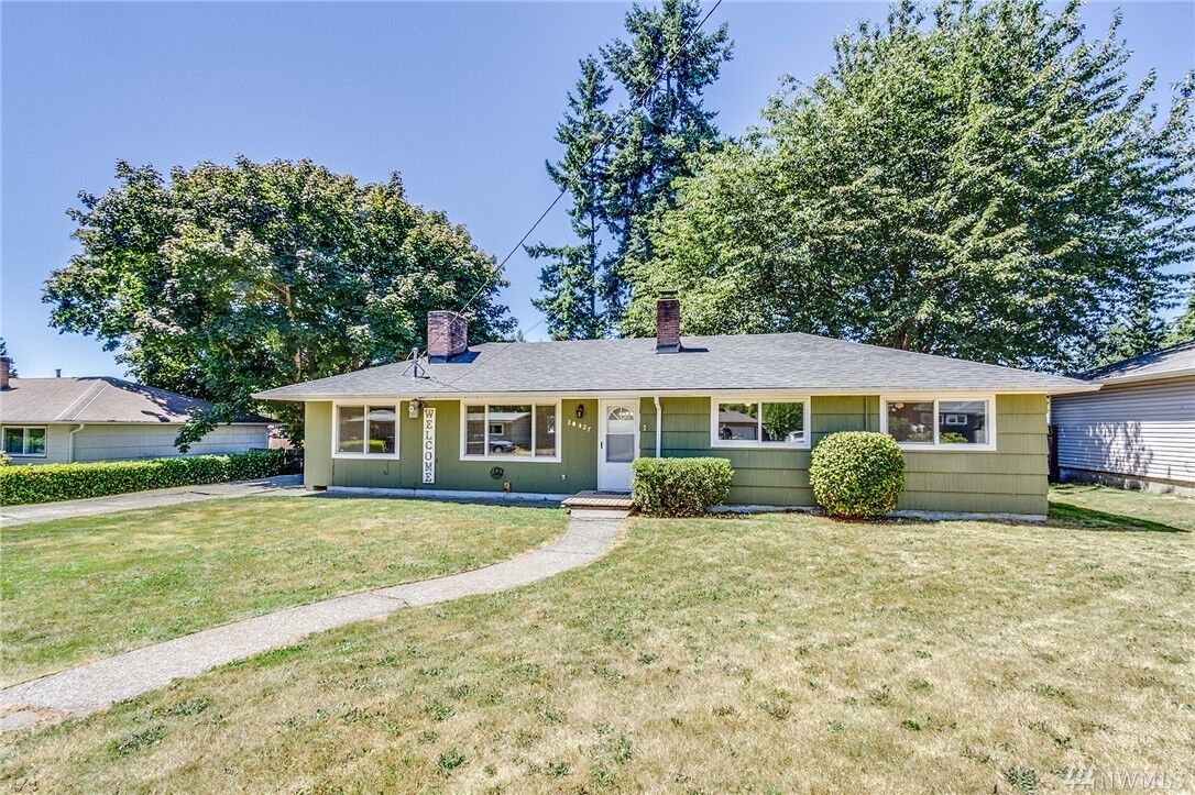 Property Photo: 20427 14th Ave S WA 98188