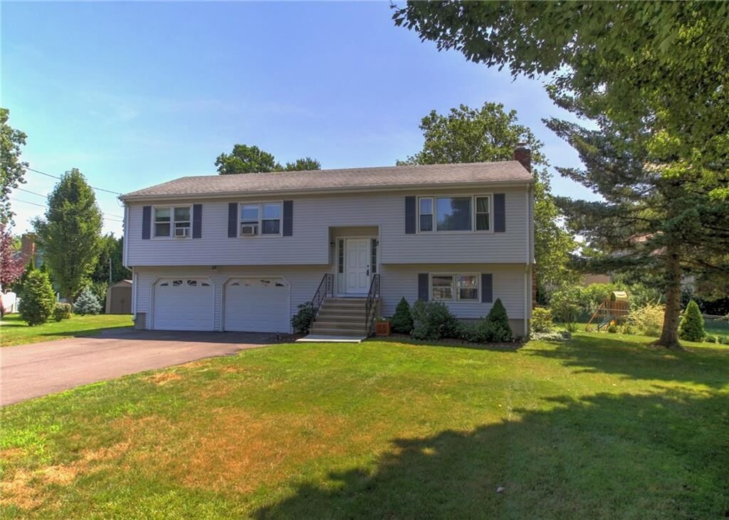 Property Photo: 293 Mary Ellen Drive CT 06460