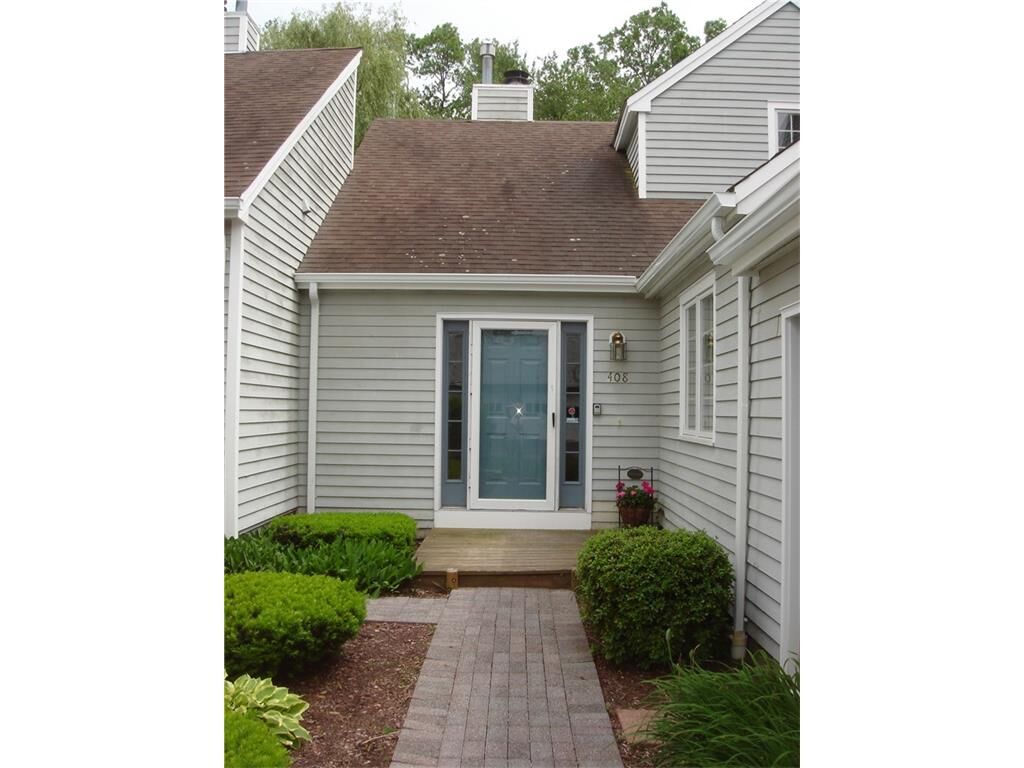 Property Photo:  408 Hickory Woods Lane 408  CT 06614 