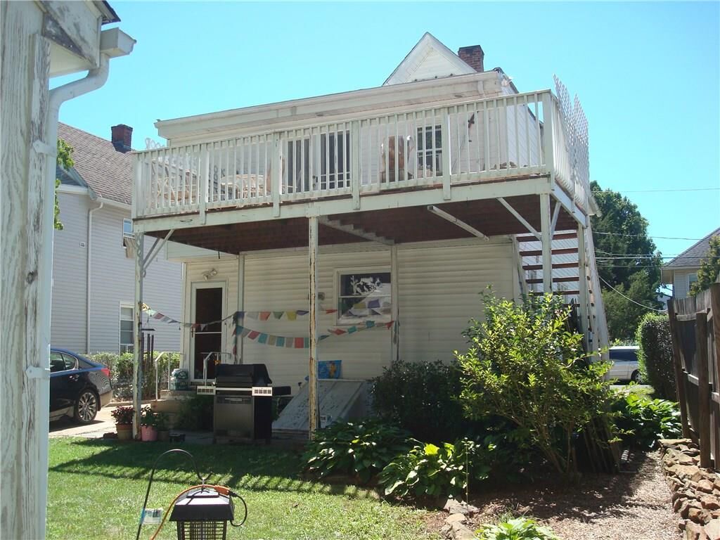Property Photo: 3 Fremont Place 2nd F CT 06851
