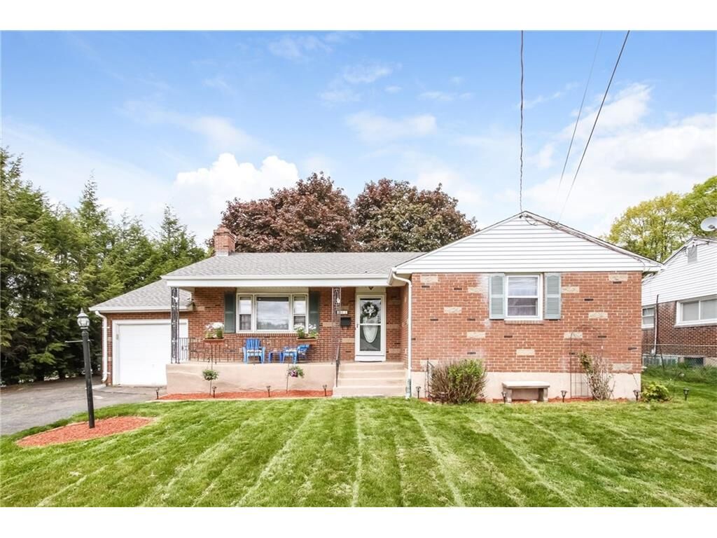 Property Photo:  61 Prospect Street  CT 06109 