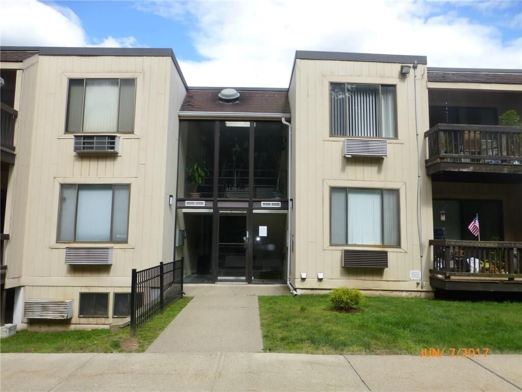 Property Photo:  175 Mill Pond Road 442  CT 06514 