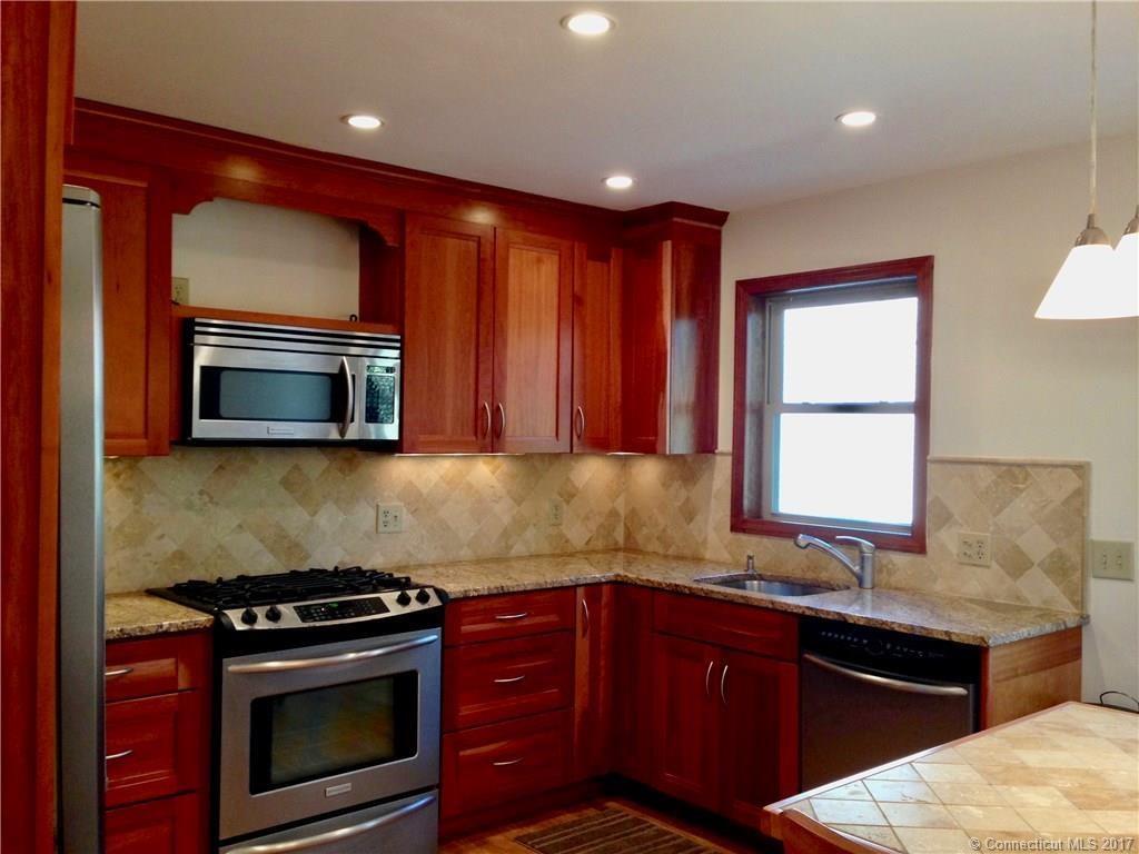 Property Photo: 8 Copper Ridge Circle 8 CT 06437