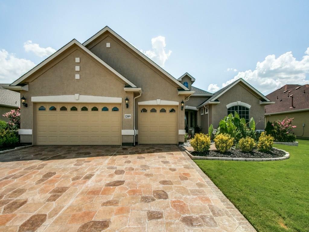 Property Photo: 12009 Lockhart Court TX 76207