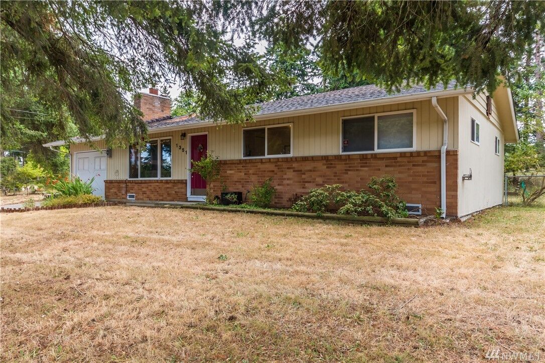 Property Photo:  1351 Orchard Lp  WA 98277 