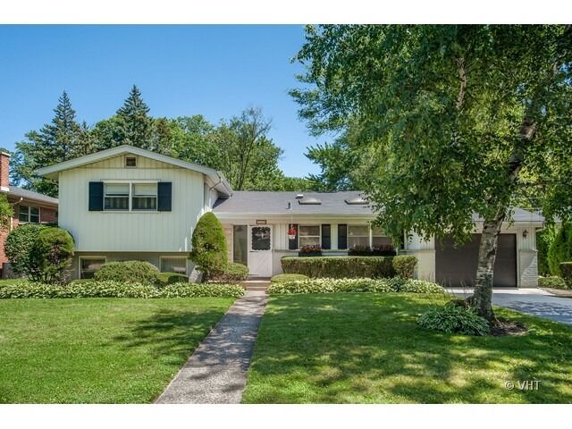Property Photo:  218 Heather Lane  IL 60091 