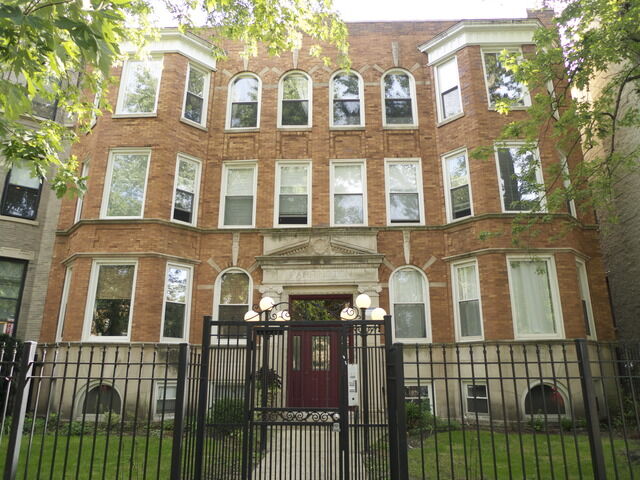 Property Photo: 4717 N Kenmore Avenue Gs IL 60640