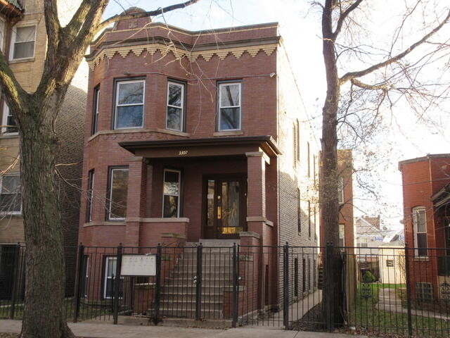 Property Photo:  3307 W Potomac Avenue 1F  IL 60651 