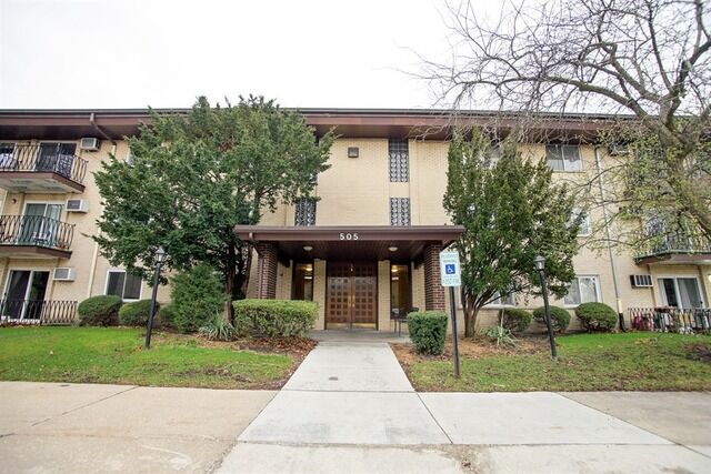 505 S Cleveland Avenue 302  Arlington Heights IL 60005 photo