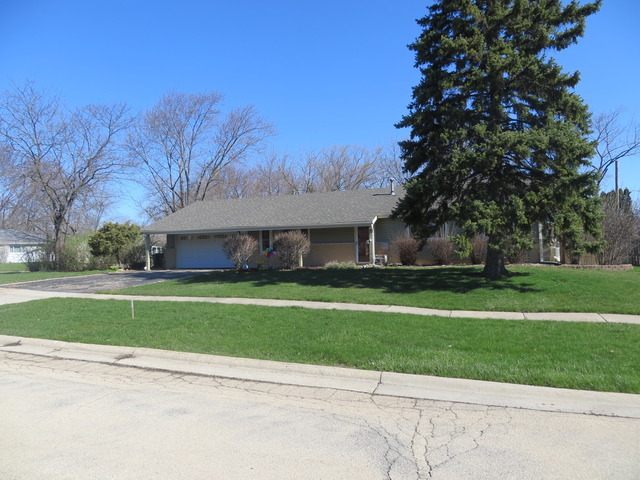 Property Photo:  340 Navajo Lane  IL 60169 