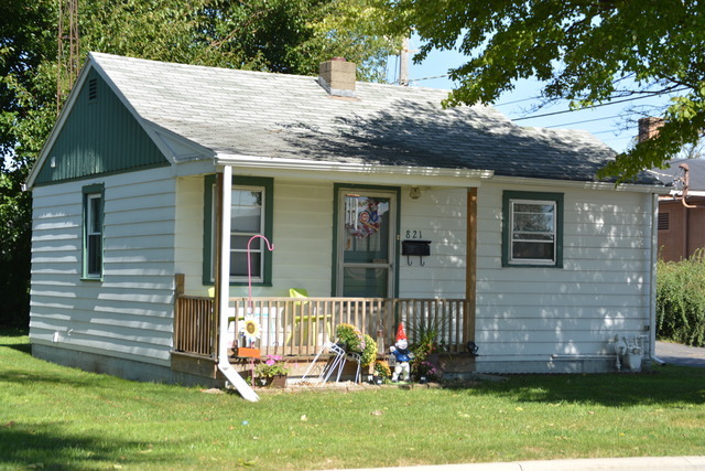 Property Photo:  821 Franklin Street  IL 60915 