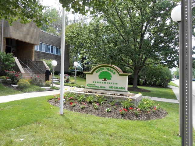 Property Photo: 866 Blossom Lane 306 IL 60070