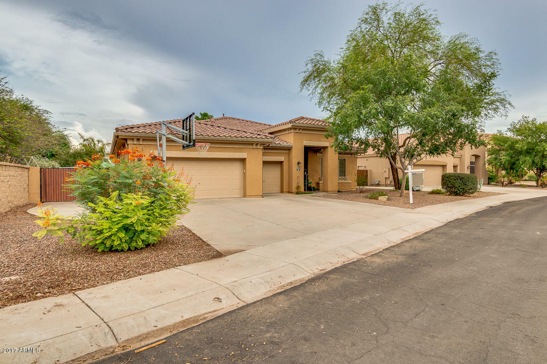 Property Photo:  53 S Presidio Drive  AZ 85233 