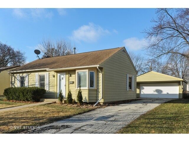 Property Photo: 338 Melinda Lane IL 60089
