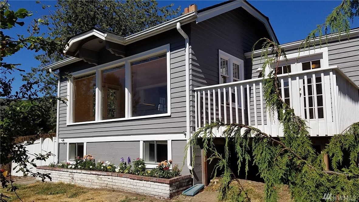 Property Photo:  27911 Pioneer Highway  WA 98292 