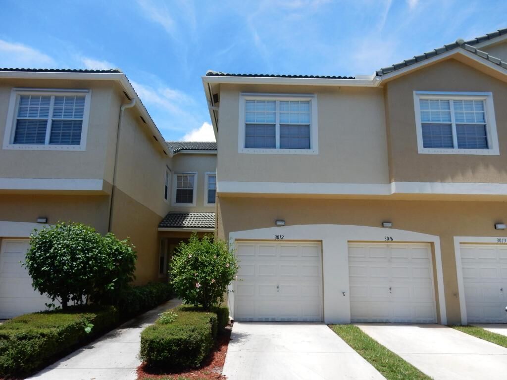 Property Photo: 3016 Grandiflora Drive FL 33467