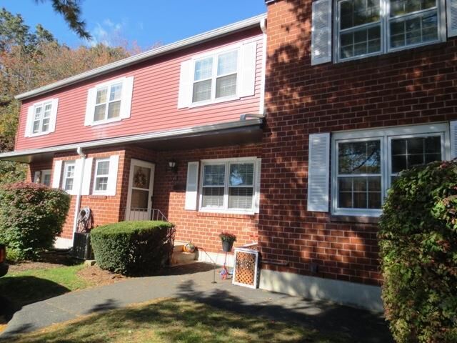 Property Photo: 45 Savin Park CT 06516