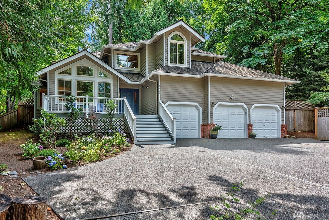 Property Photo:  2827 223rd Place NE  WA 98074 