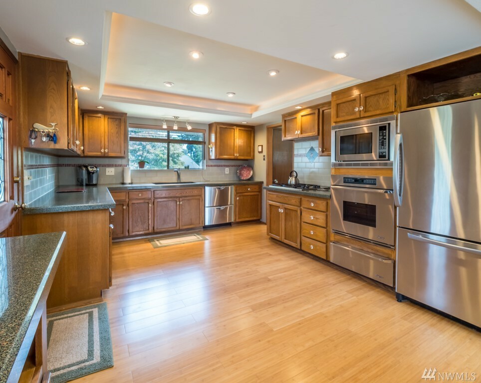 Property Photo:  12727 Evanston Ave N  WA 98133 