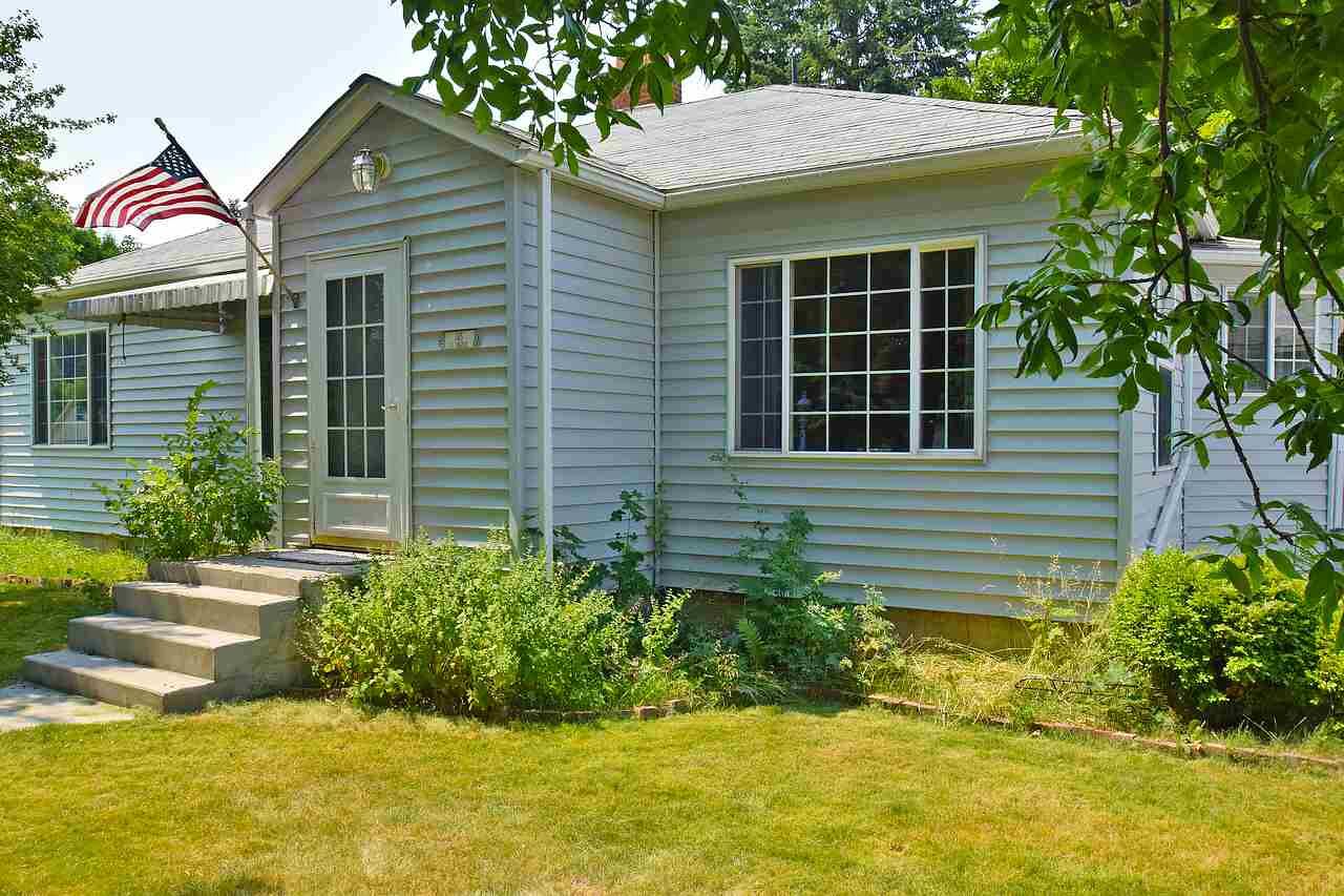 Property Photo:  145 S Maple St  WA 99029 