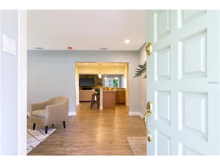 Property Photo: 401 N Palm Avenue FL 34737