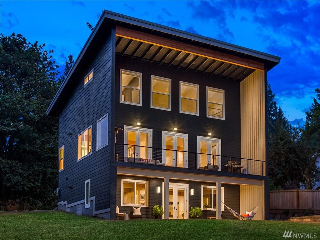 Property Photo:  19610 SE 15th Place  WA 98075 